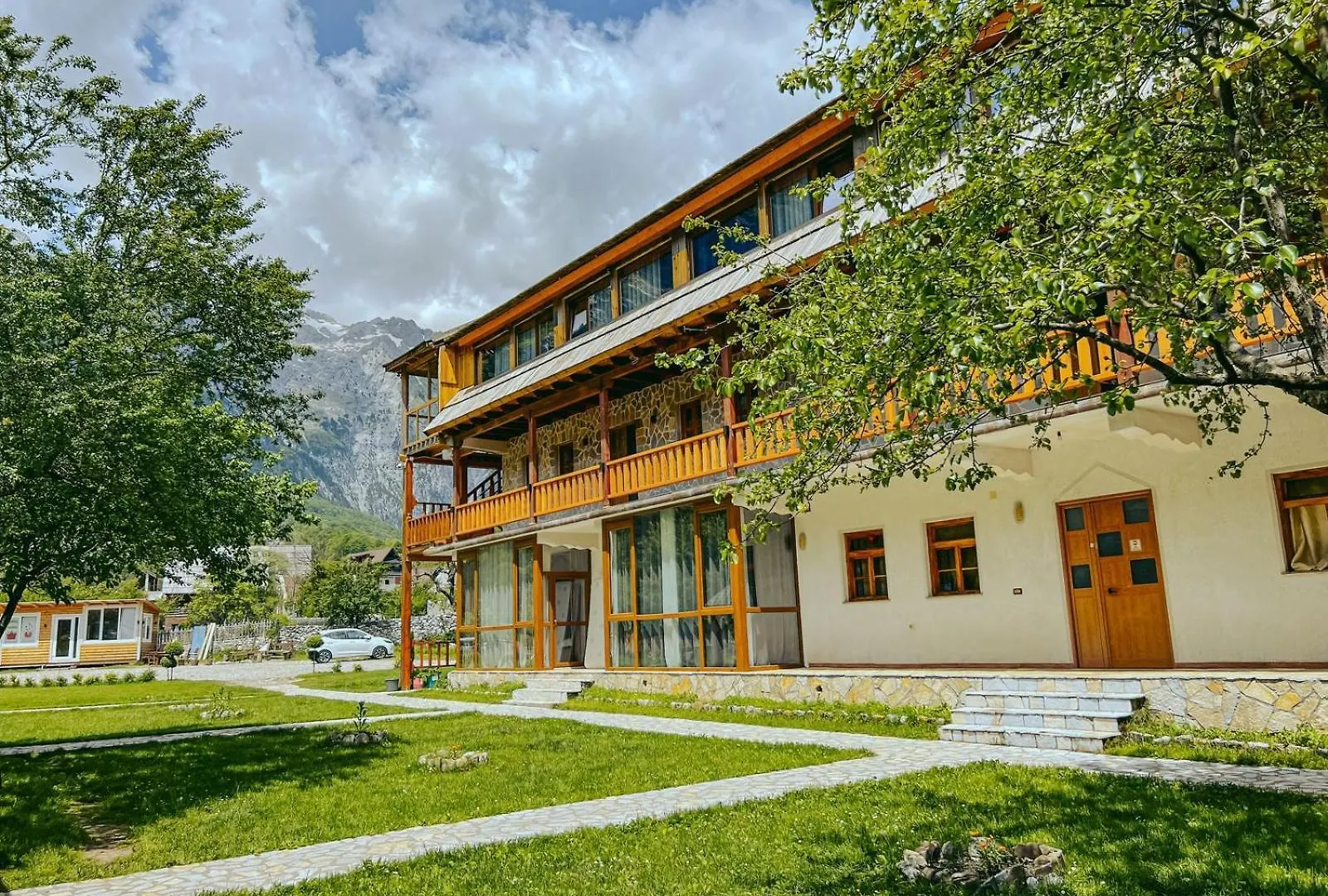 Logu I Harushave Villa Theth