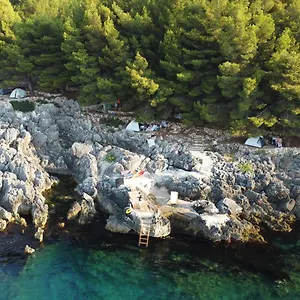 Luxury tent Pine Side Camp, Himare